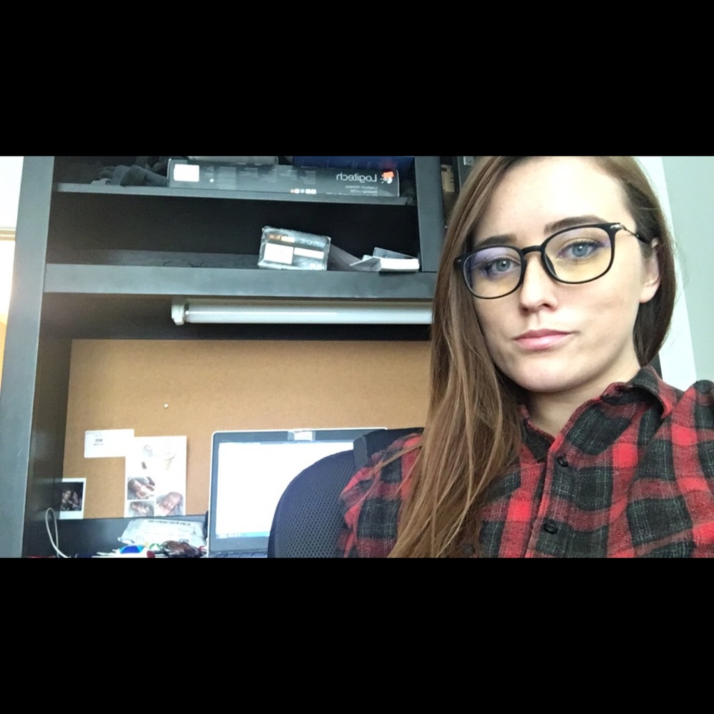 Meet your Posher, Cassandra